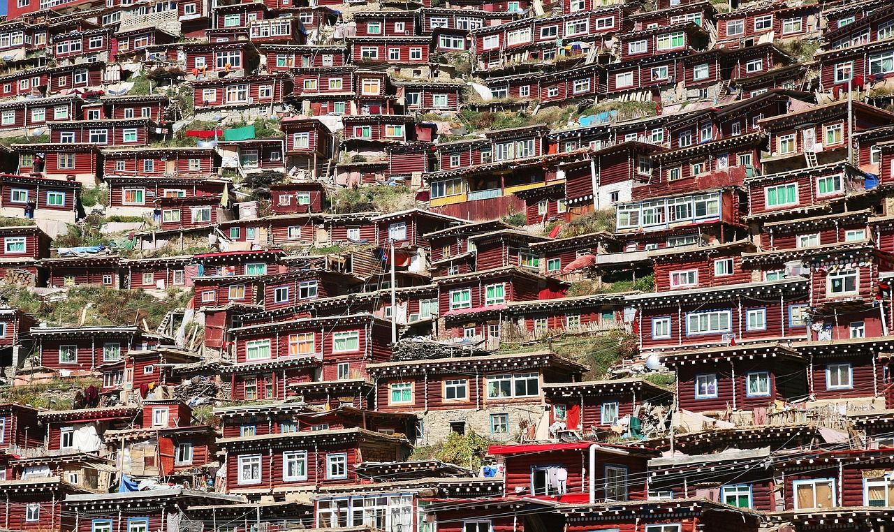 monk-houses-tibet pix.jpg