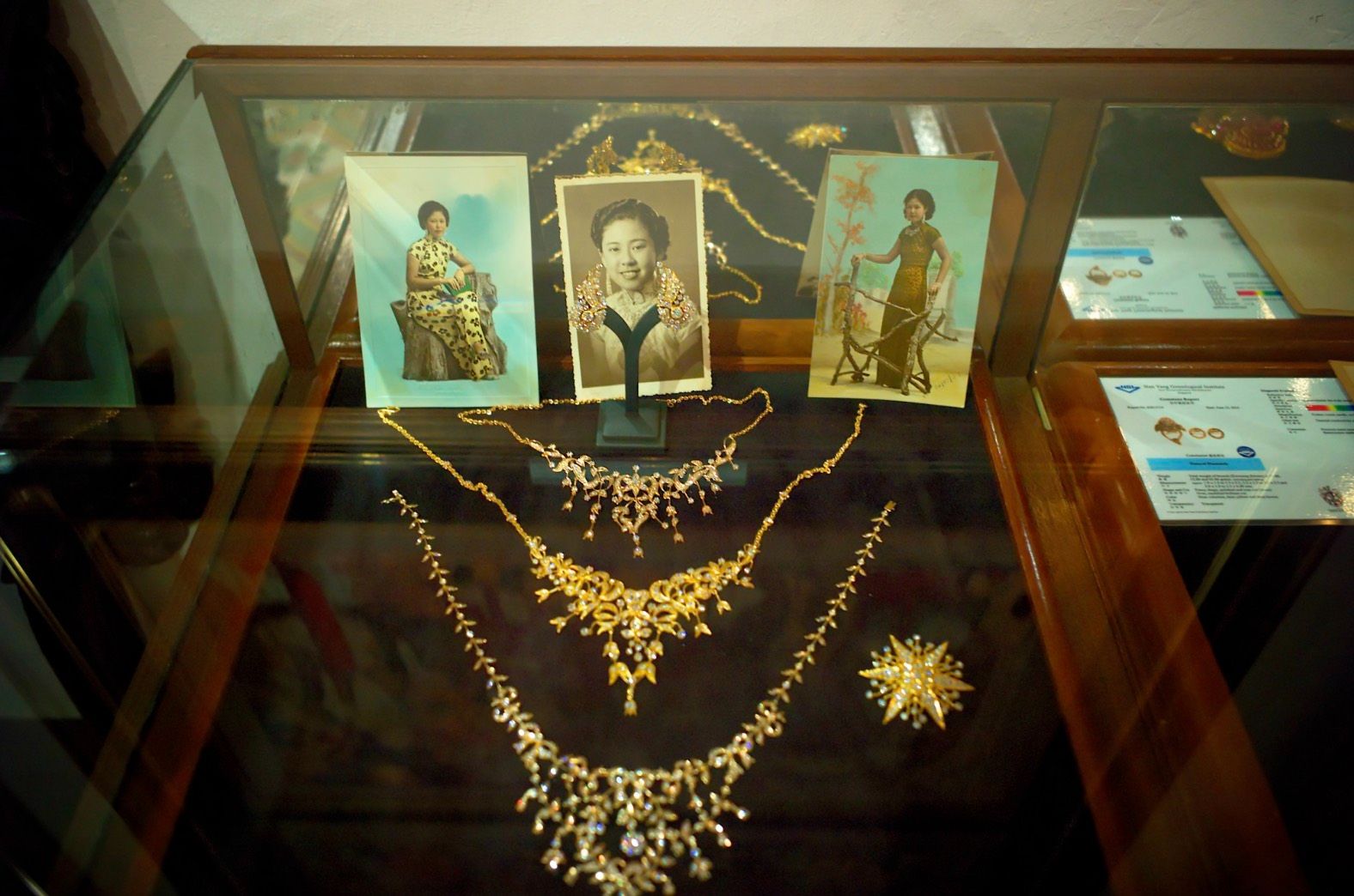 JuliusYls_Peranakan_1.jpg