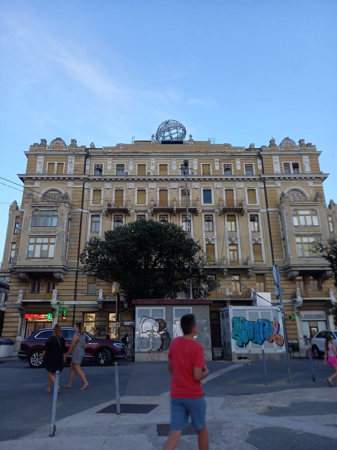 1748529_335550.jpg