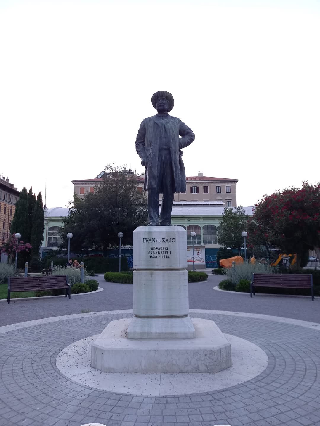1748529_346411.jpg