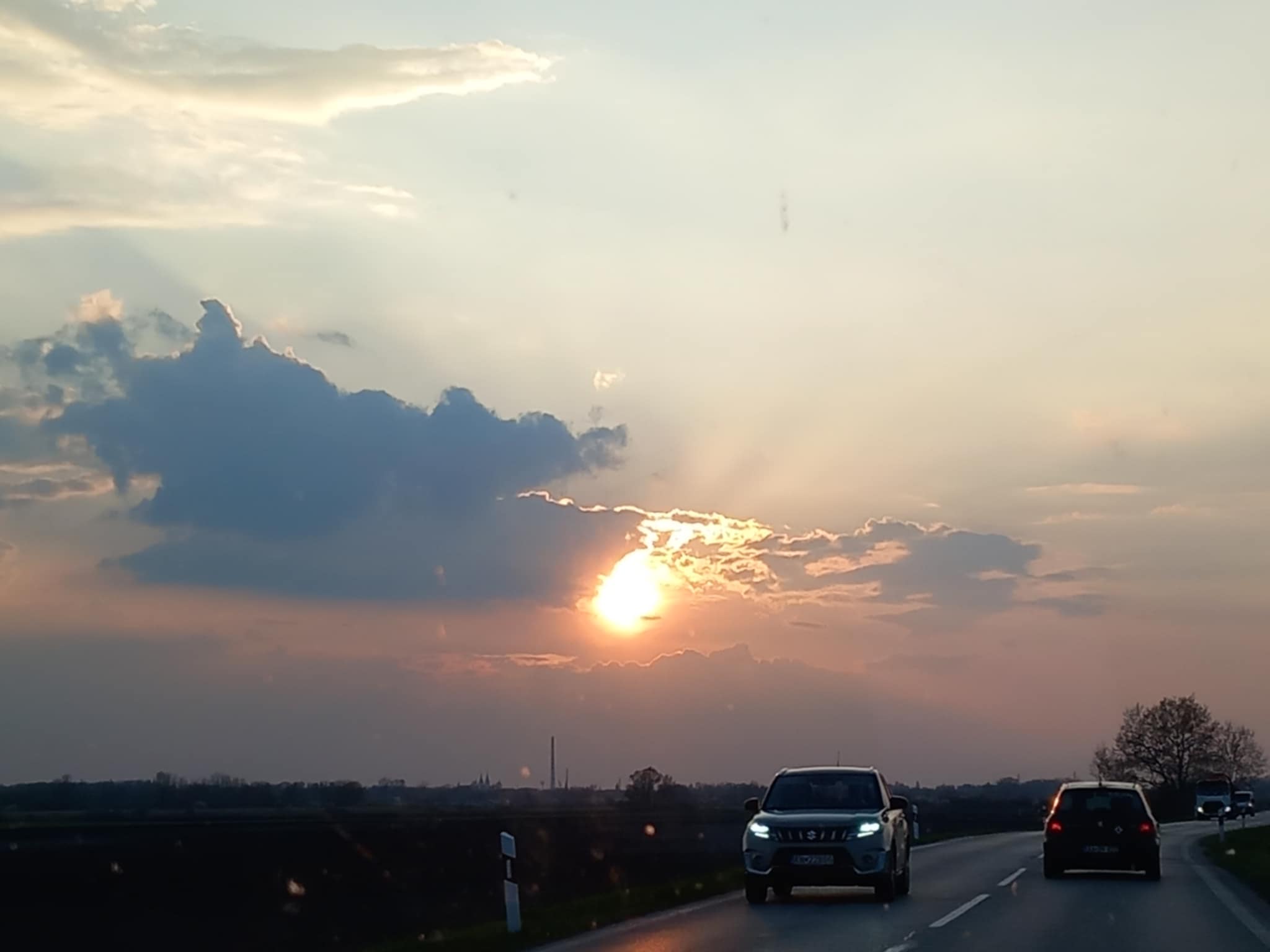 0e4315c7-97fe-4ed7-843f-afe90b8e0909.jpg