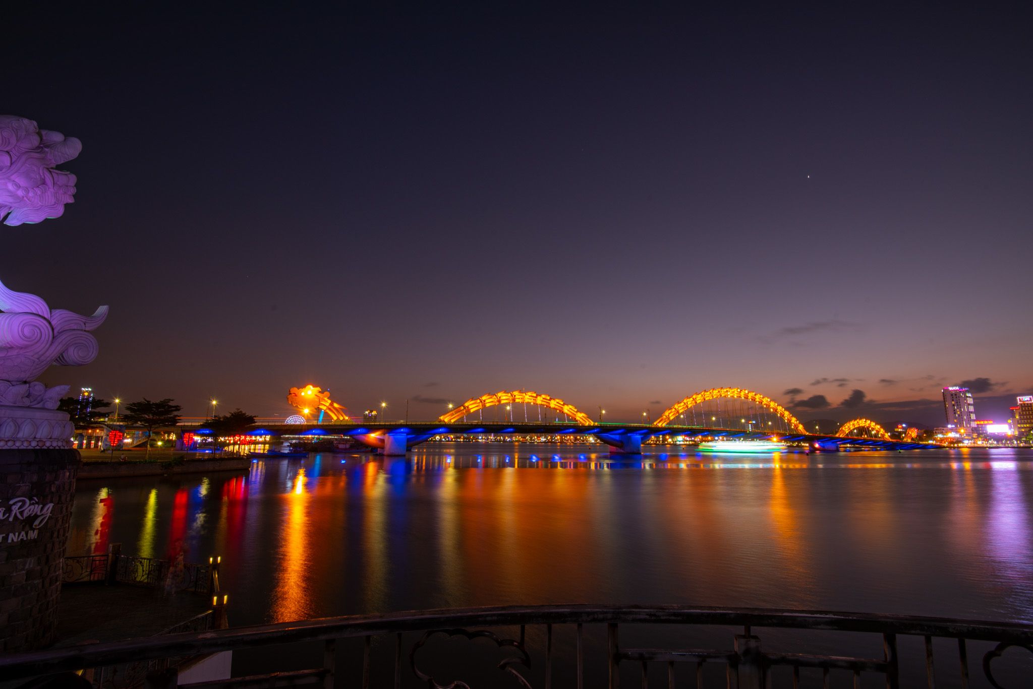 Khoa Cầu Rồng.jpg
