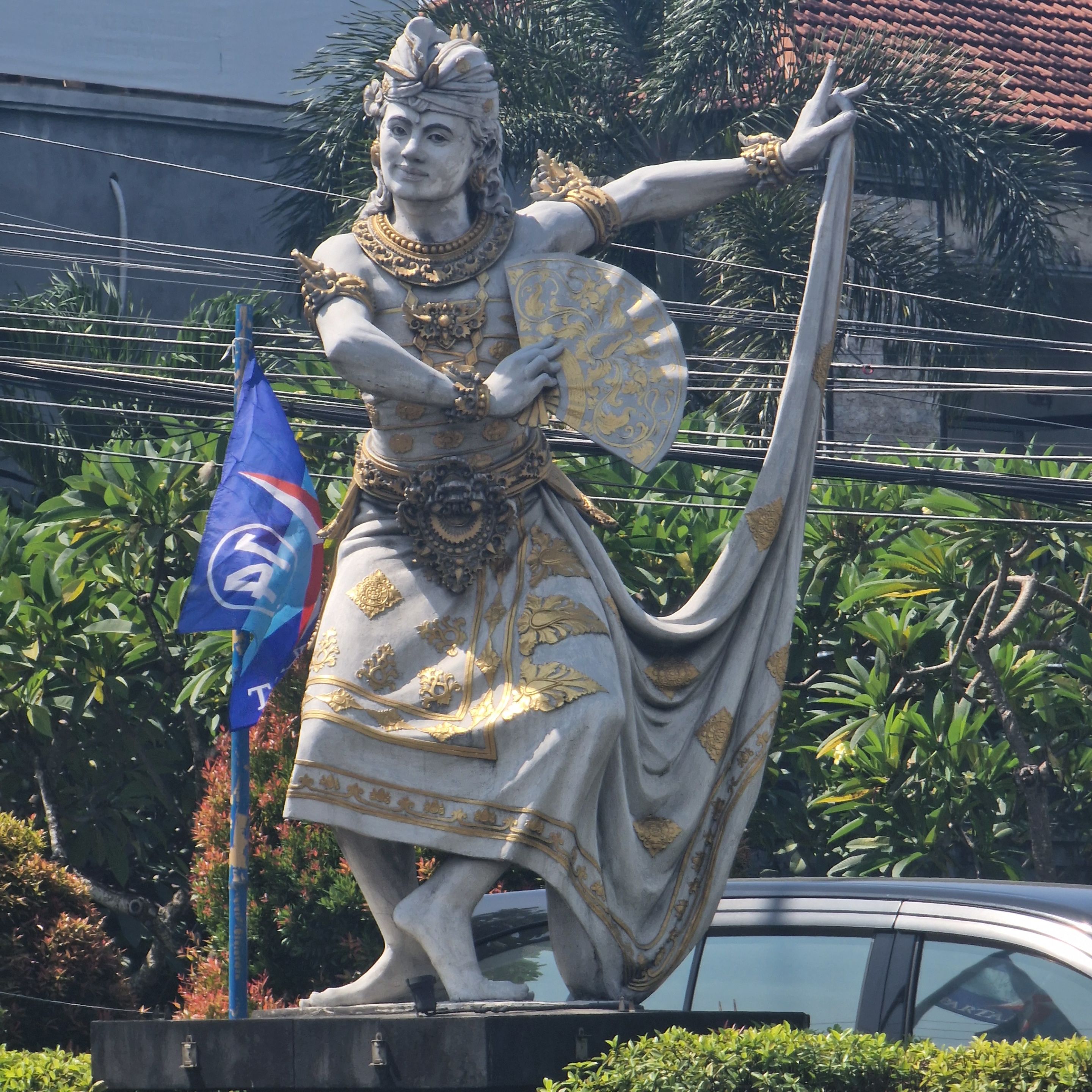 Patung-penari.jpg