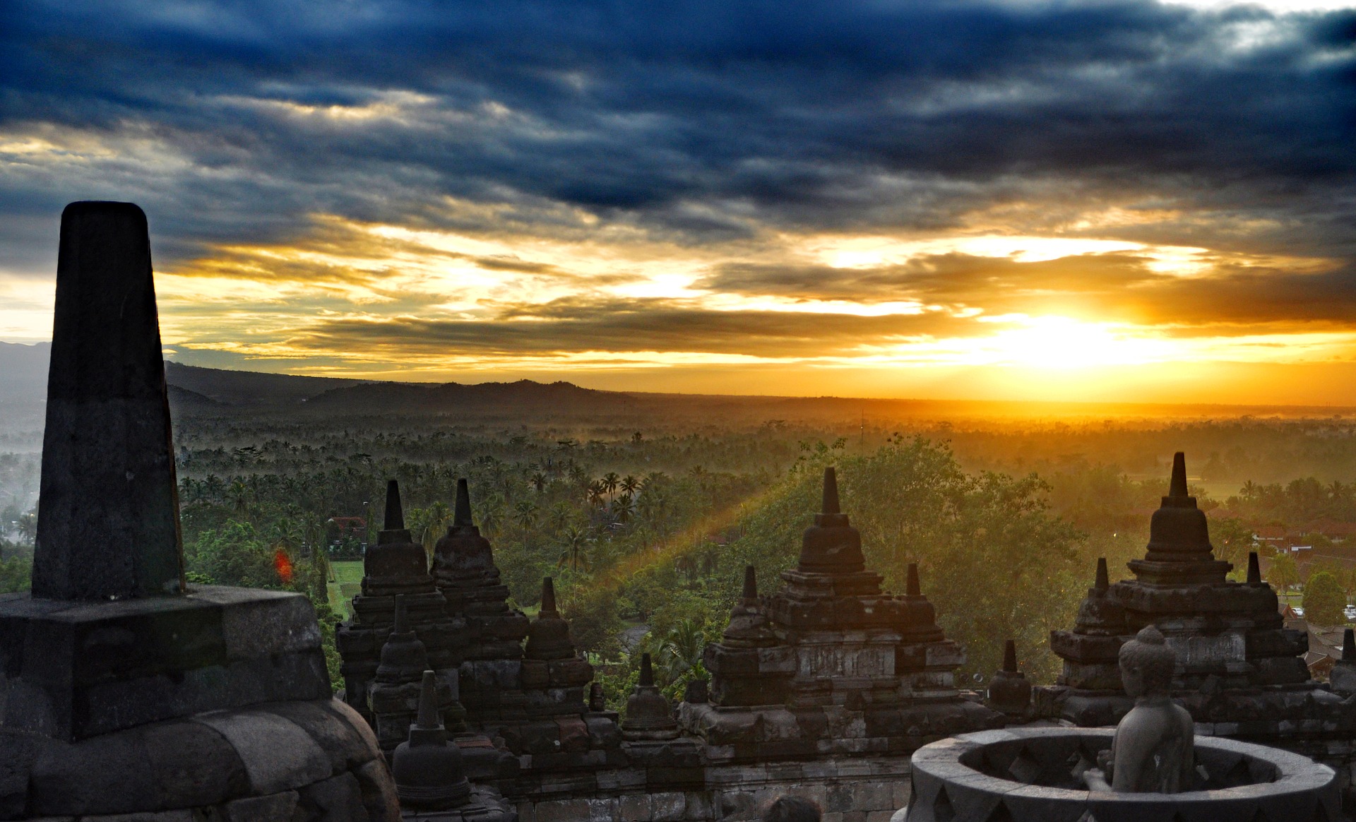 G7vqmnhR-Borobudur202.jpg