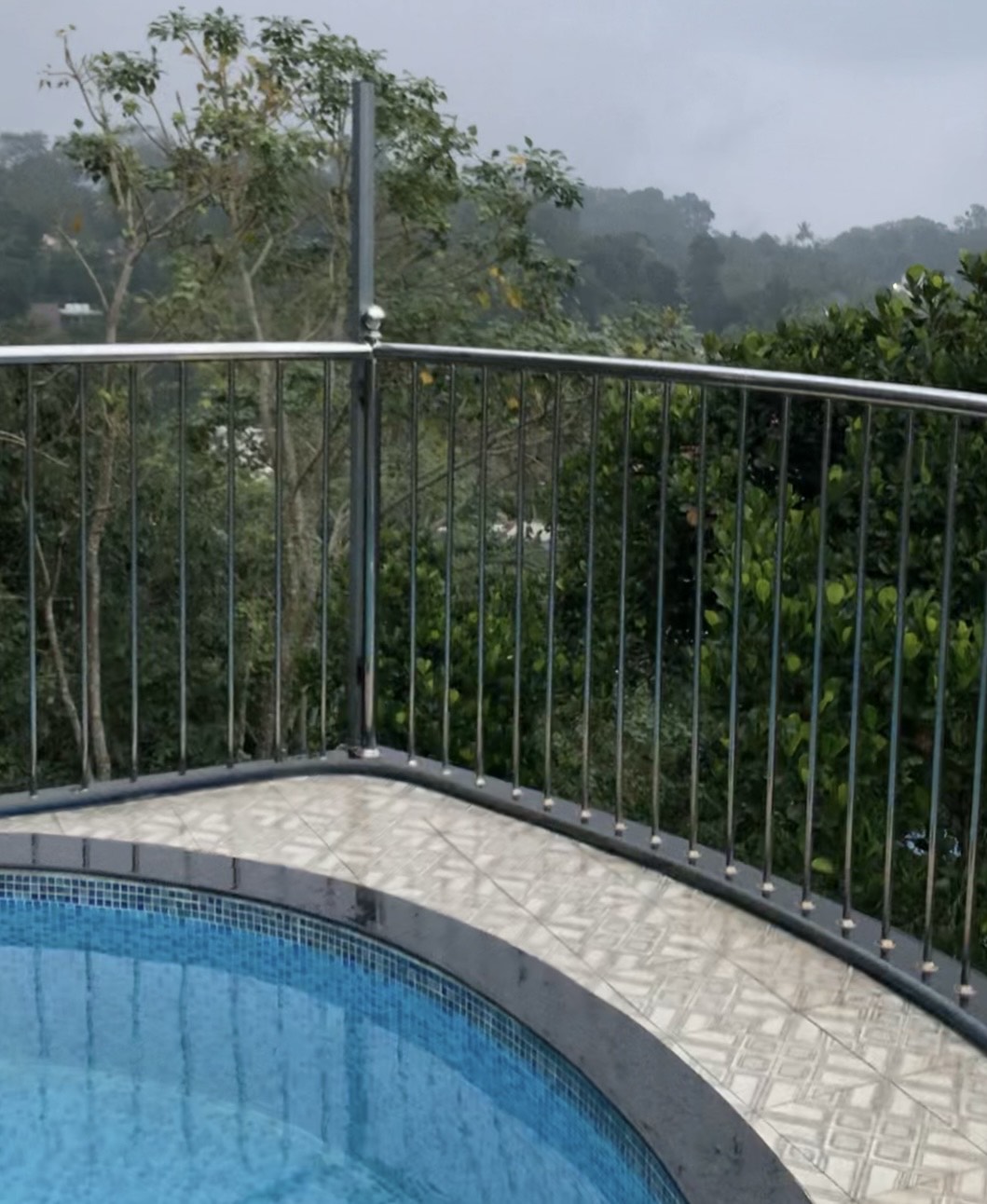 Chrissie's pool.JPG