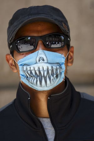 SwineflufacemasksAma001.jpg