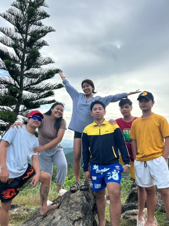 EXPLORING KAMP-IRAG WITH MY FRIENDS! 🏕️🌧️  
