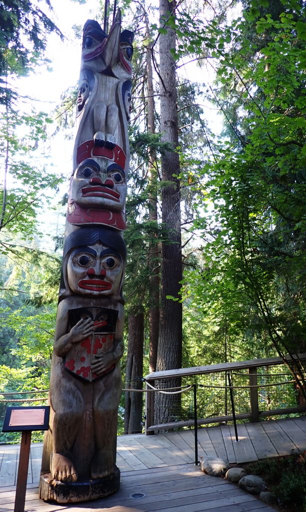 Capilano Raven Pole01.jpg