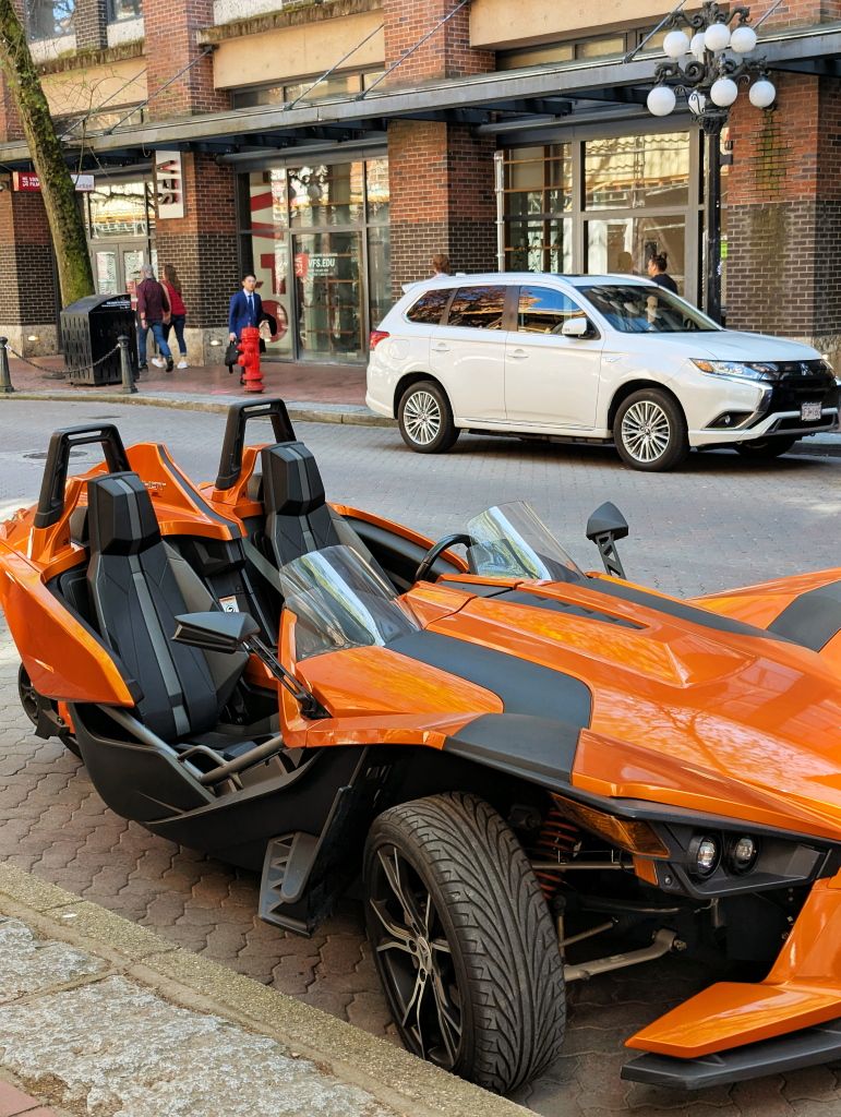 Futuristic Vehicle02.jpg