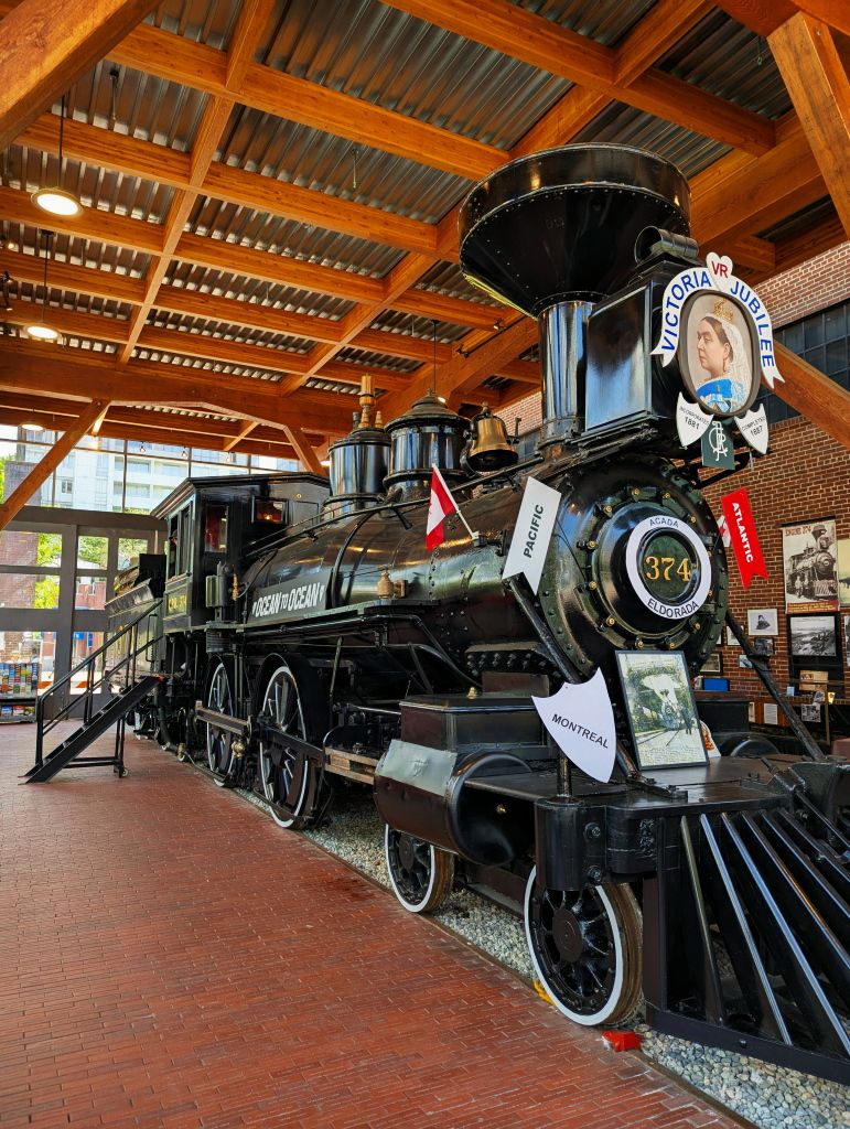 Victoria Train05.jpg