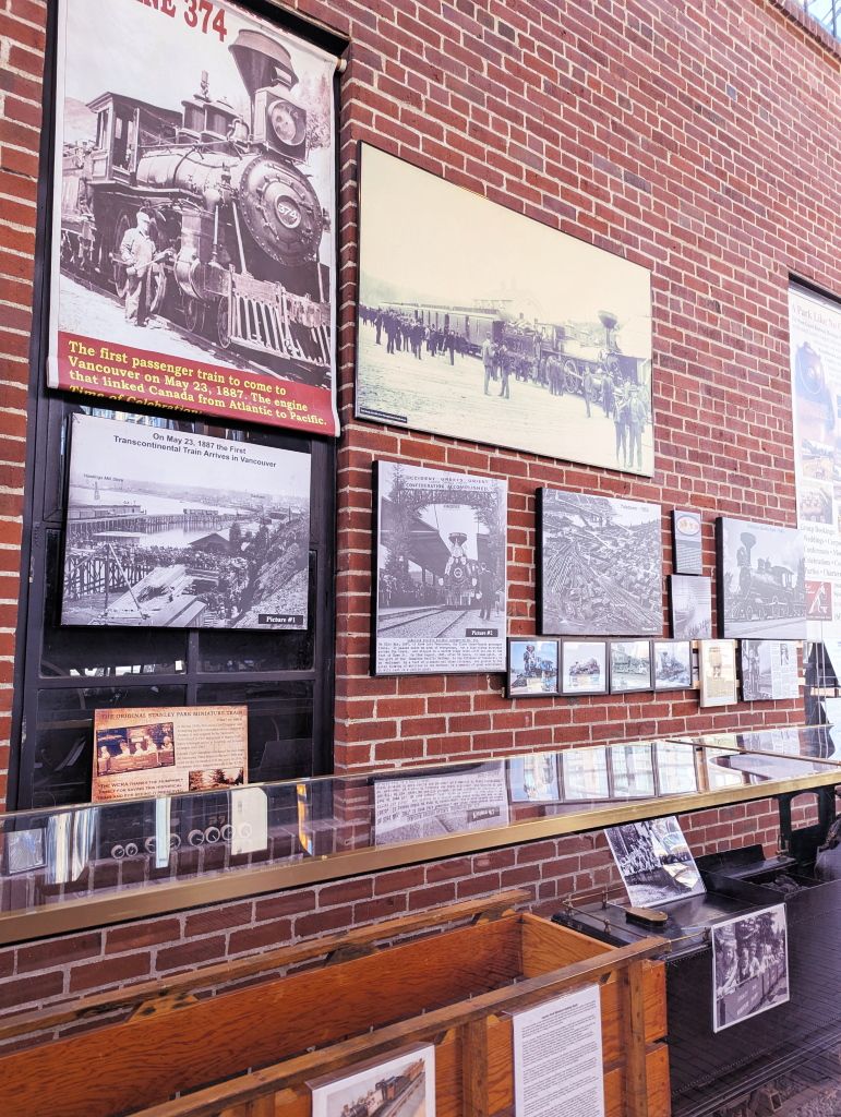 Victoria Train01.jpg