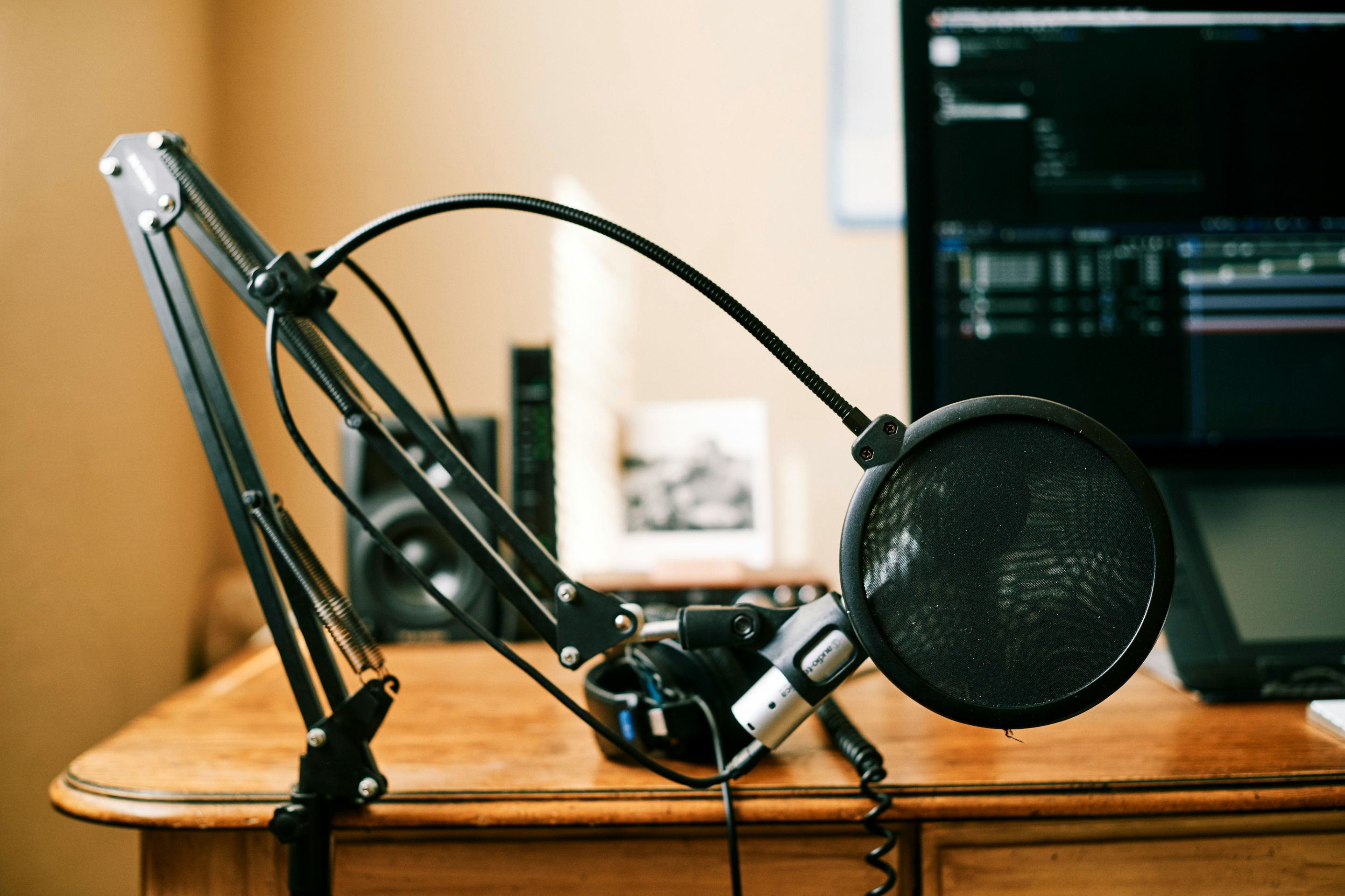 kit-formerly-convertkit-e_oU_J0Qz2I-unsplash.jpg