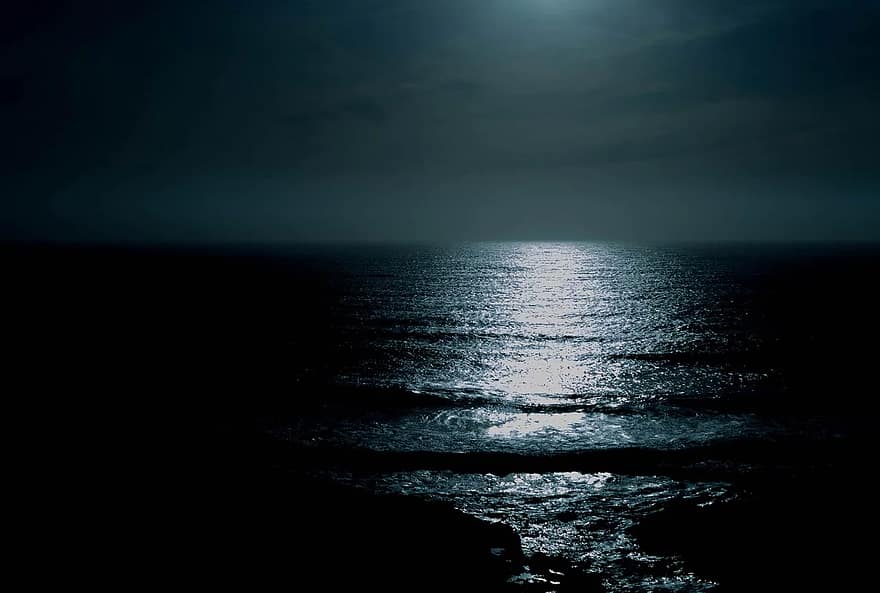ocean-night-beauty-scene-water-sea-horizon-moon-glow.jpg