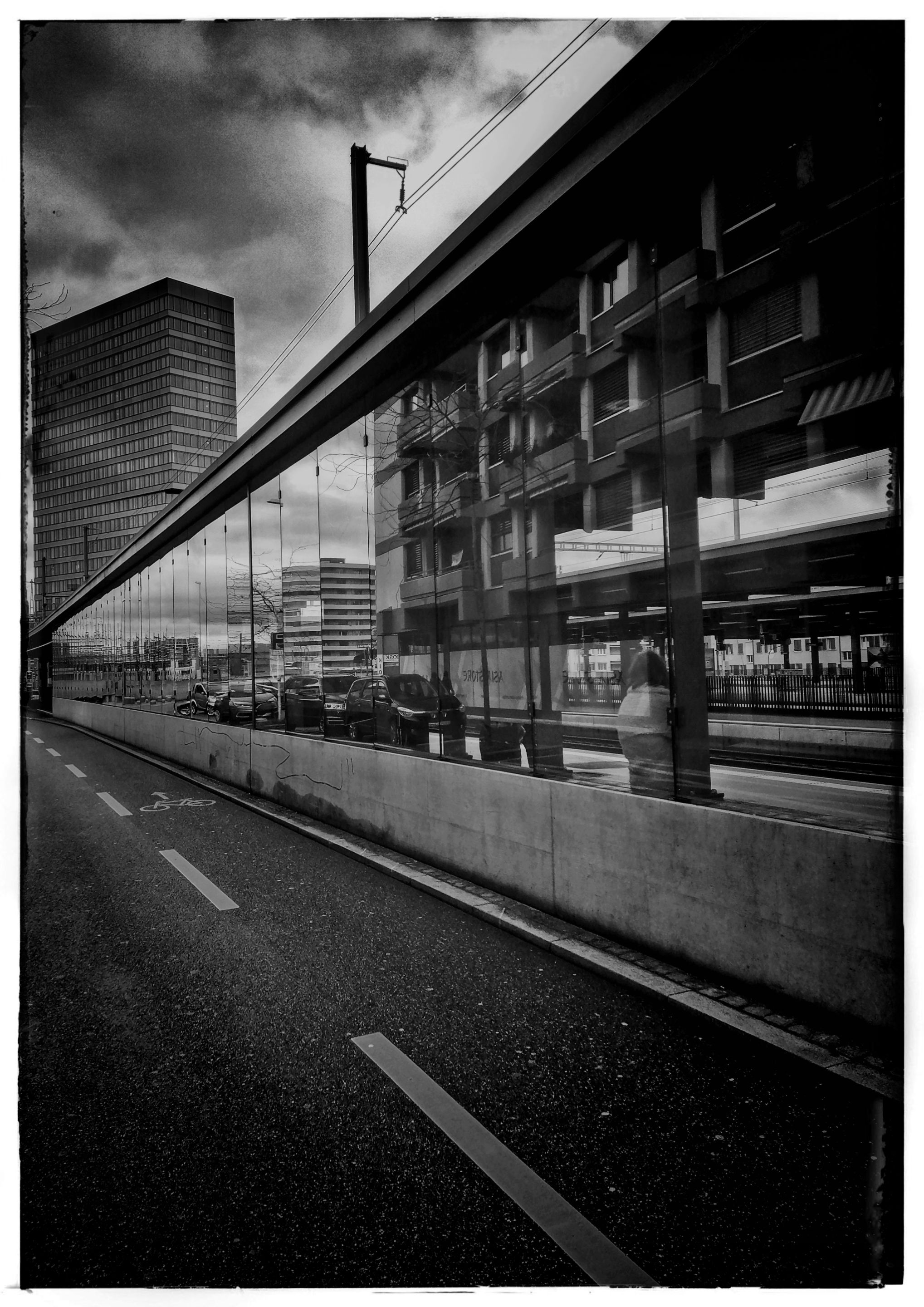 #0016 Schweiz Bahnhof Oerlikon 1759737985604 (1).jpg