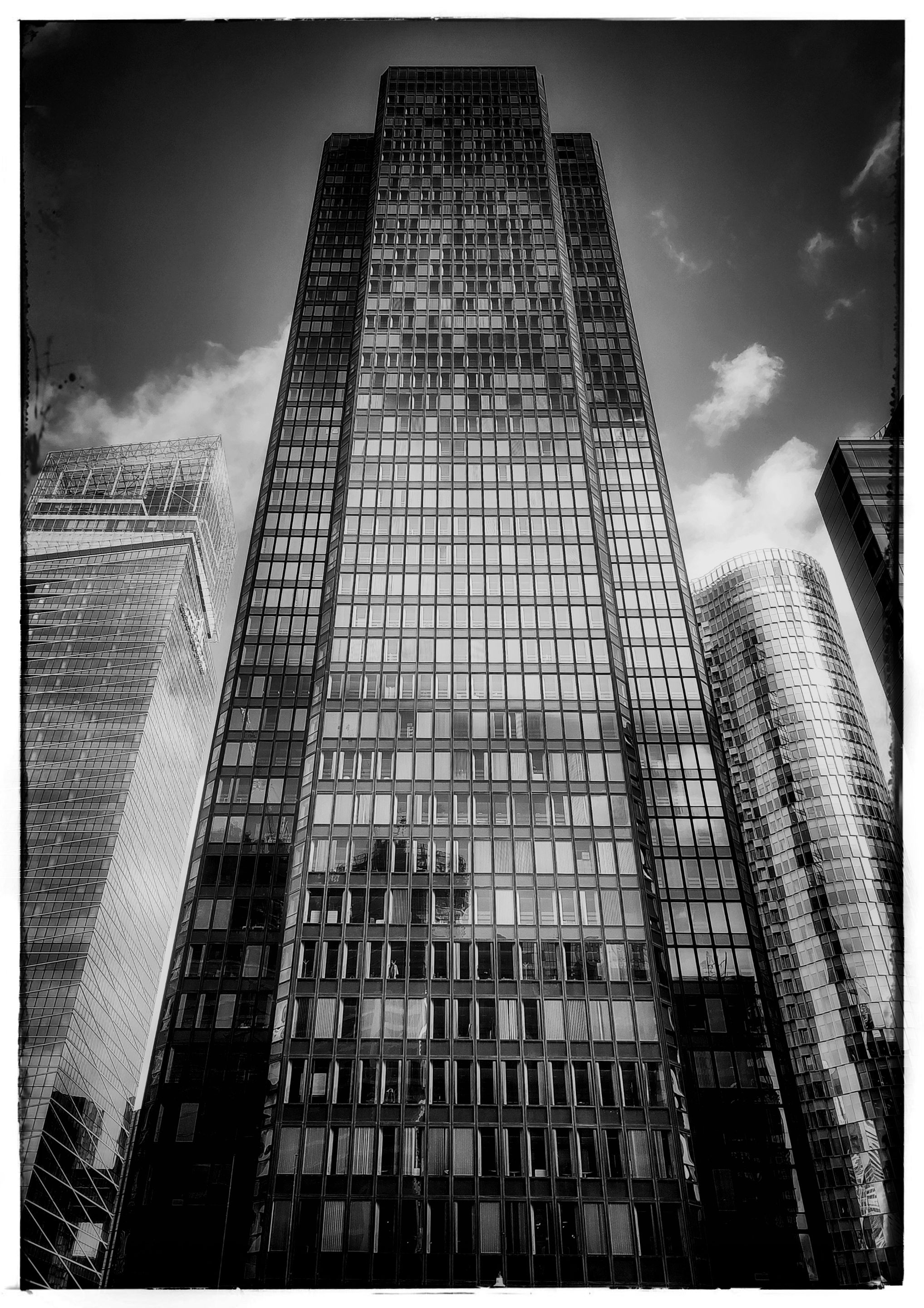 pm_Frankreich La Défense 1760076811773 (1).jpg