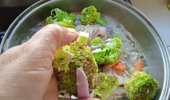 Paso 6 Pollo con Brocolis .jpg