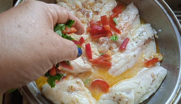 Paso 7 Pescado al Ajillo .jpg