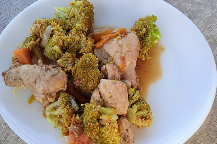 Presentacion2 Pollo con Brocolis .jpg