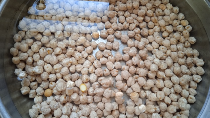 Paso 1 Croqueta de lentejas y garbanzos .jpg
