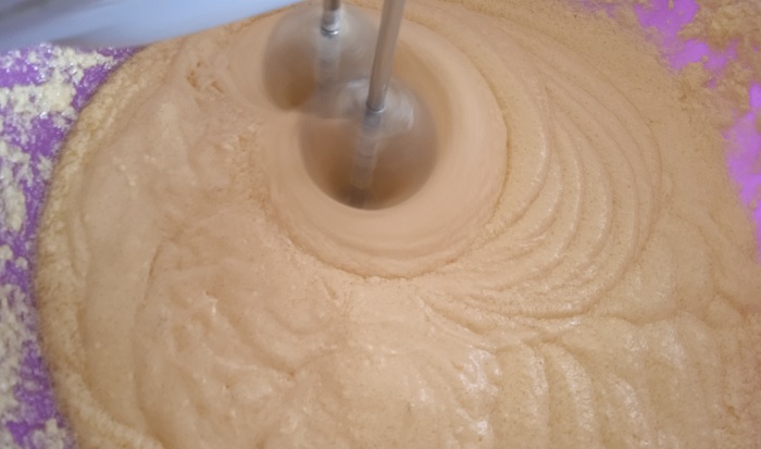 Paso 5 torta de cumpleaños naranja.jpg