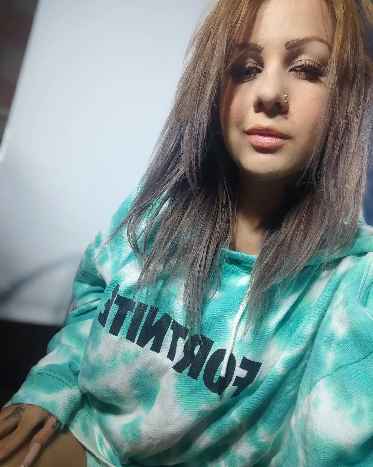 con el sweater de Rafa.jpeg