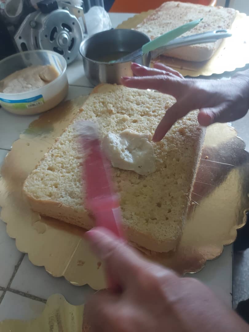 agregar crema pastelera.jpg