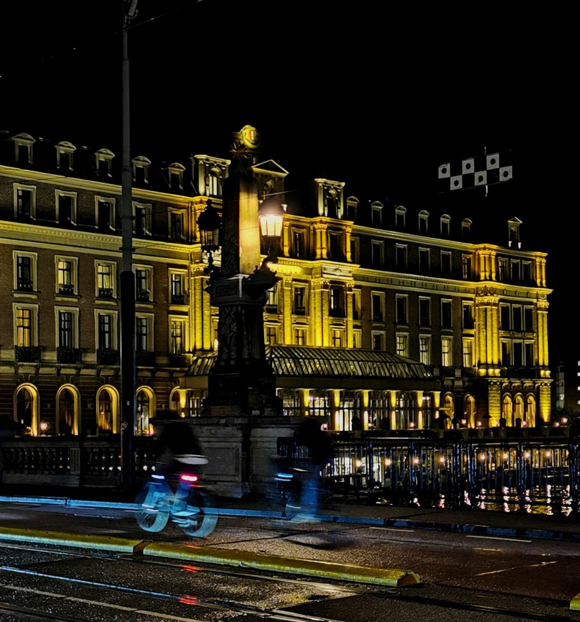 hotel amstel night.jpg