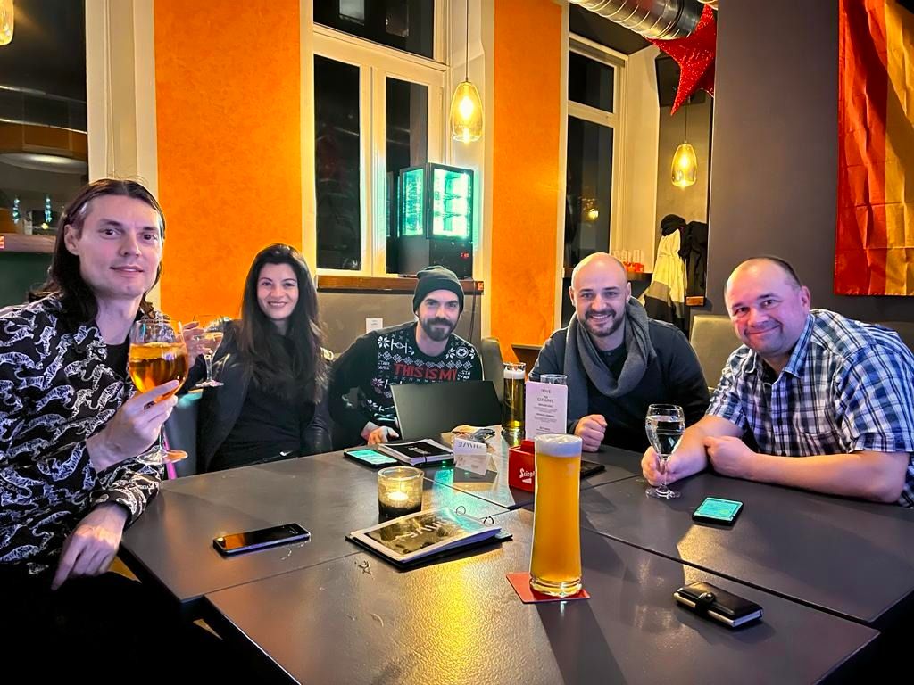 gruppenbild januar hive meetup.jpg