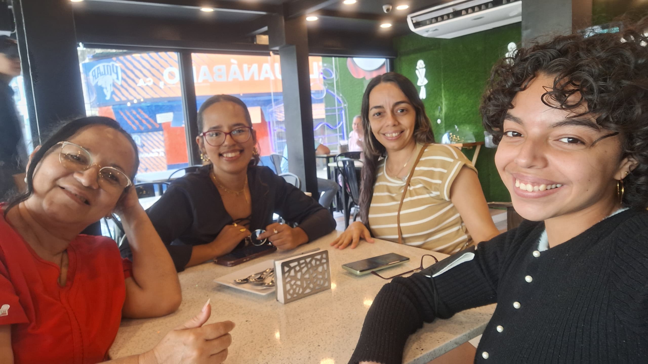Una Visita Alegre. | A Joyful Visit. 