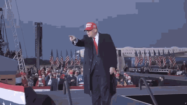 trump-dance.gif