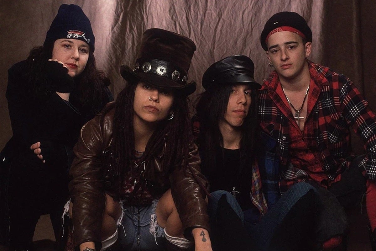 4-non-blondes.jpg
