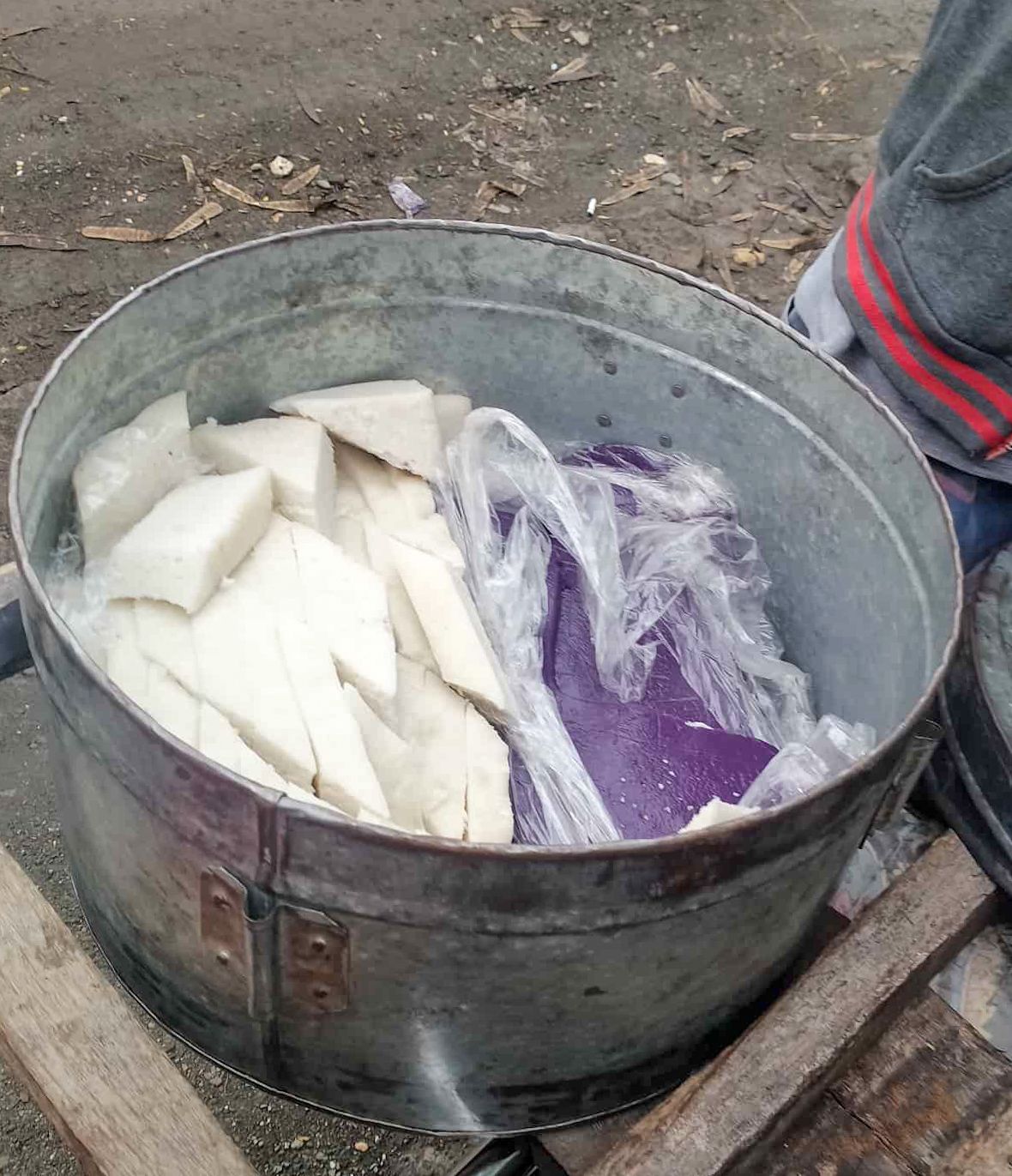 Puto (white) and Ube Halaya (purple)