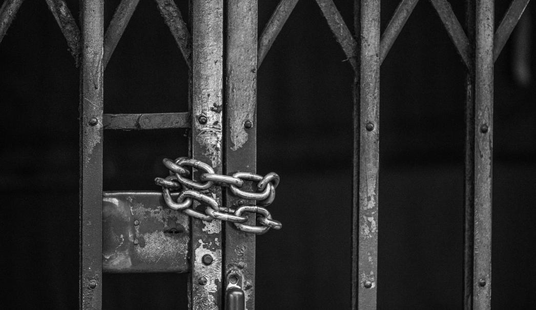 closeup-chained-sliding-grille-door.jpg