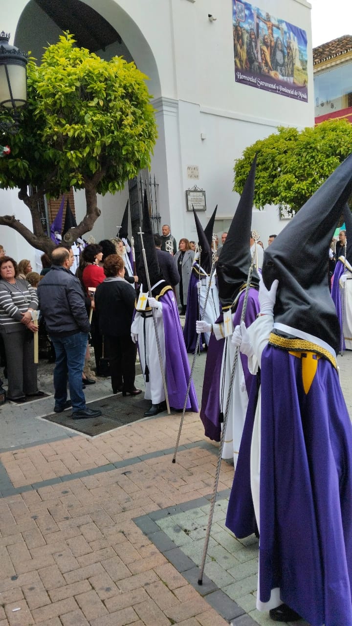 Vestidos de Morado Ninos S. Santa Abril 2025.jpeg