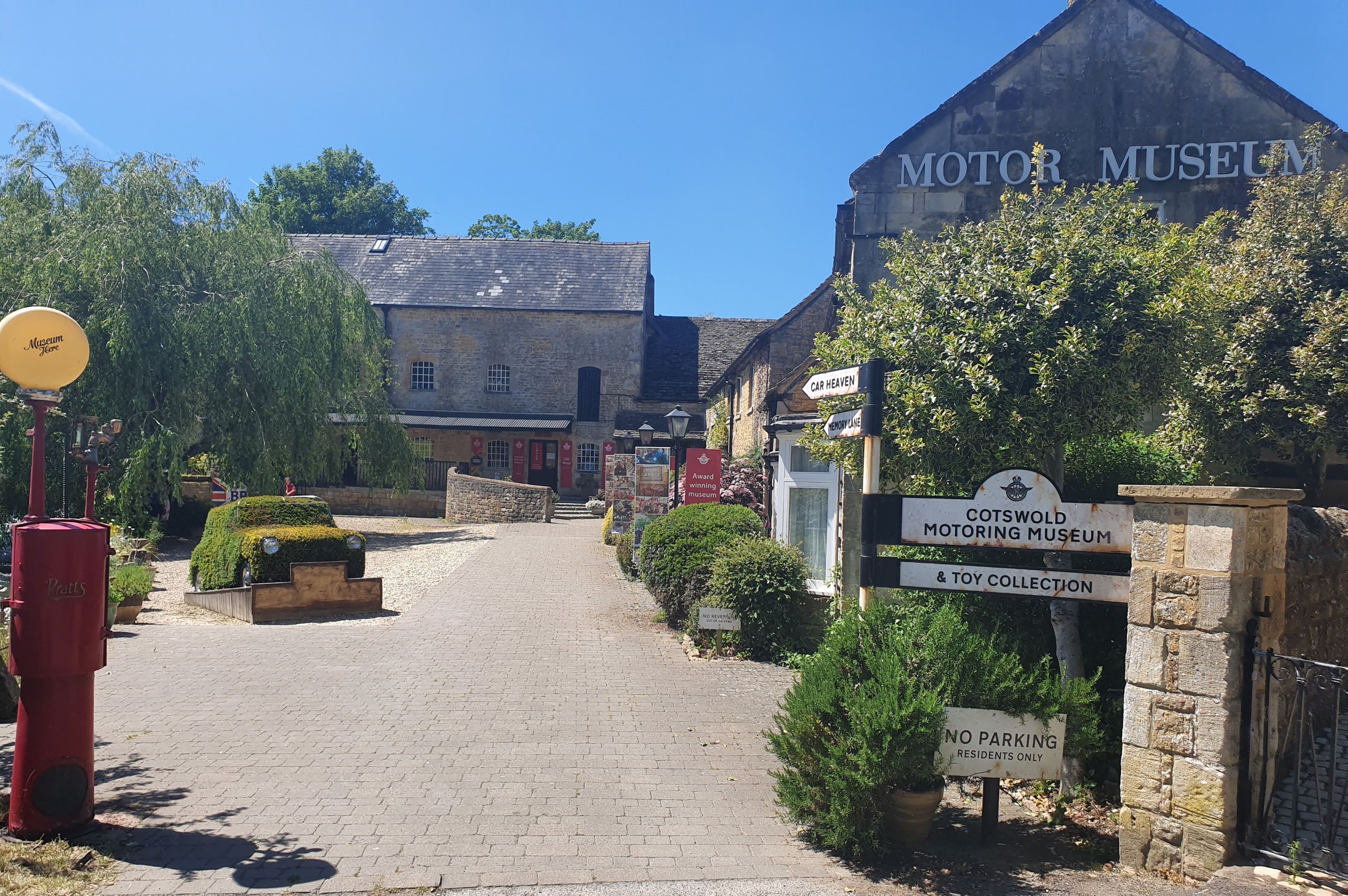 the motor museum (2).jpg