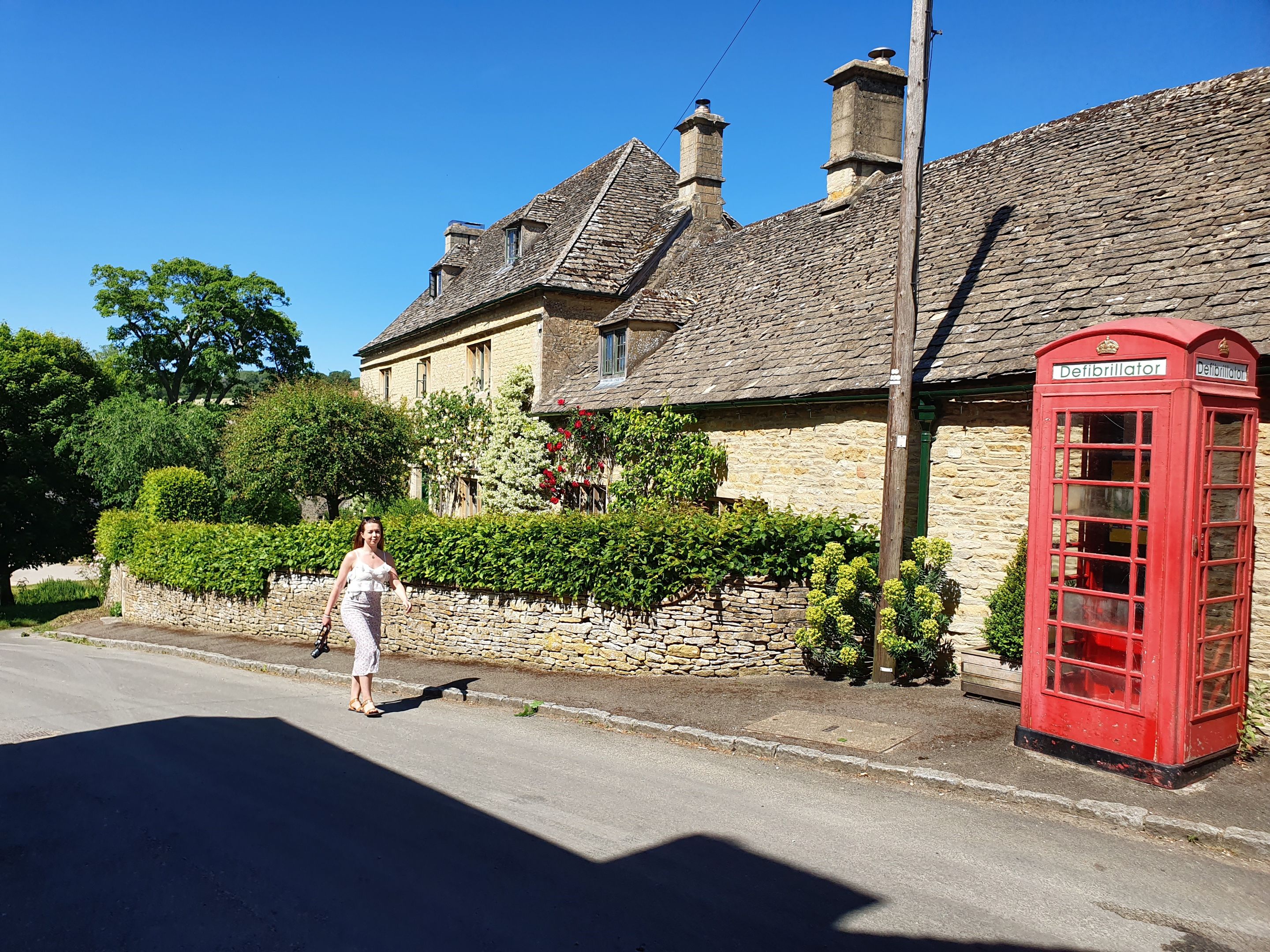 red phonebox.jpg