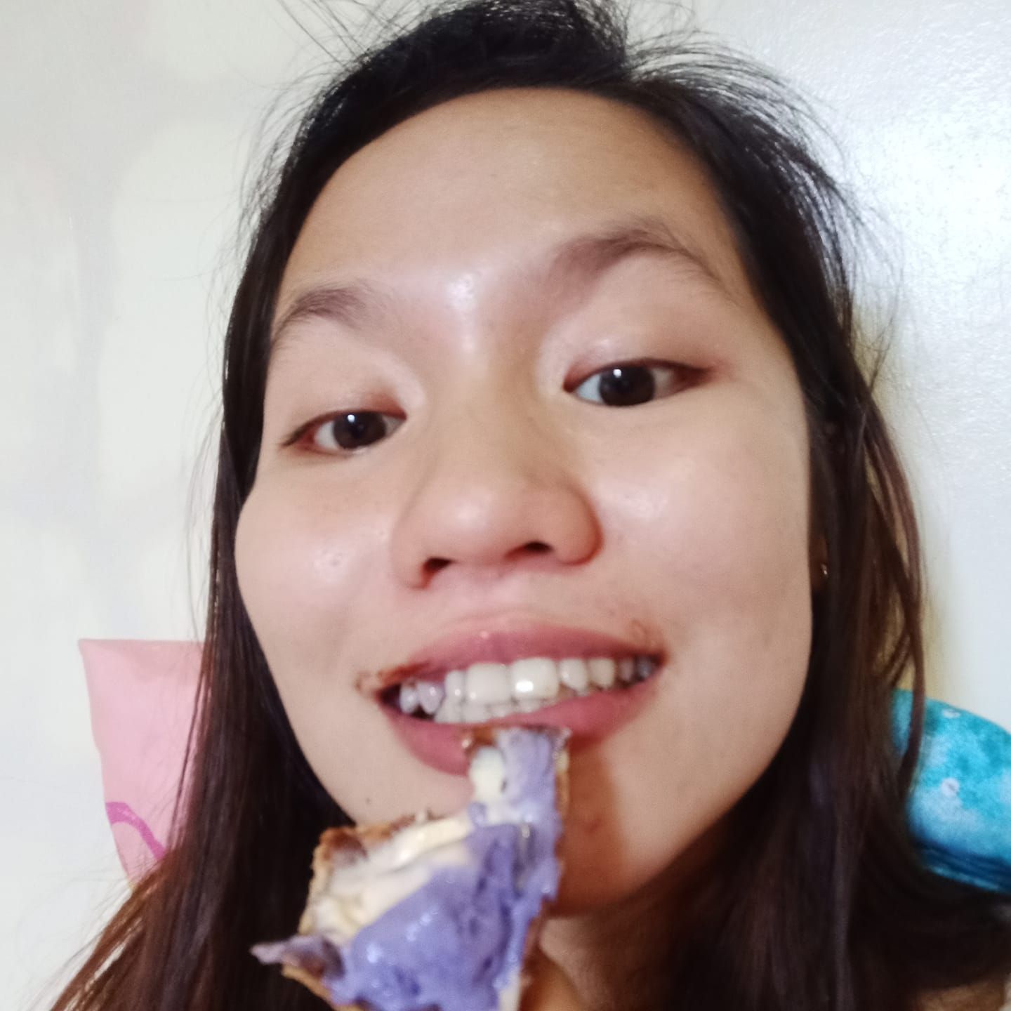 A random photo shot in my room as I comfortably enjoy eating that ice cream 🍦