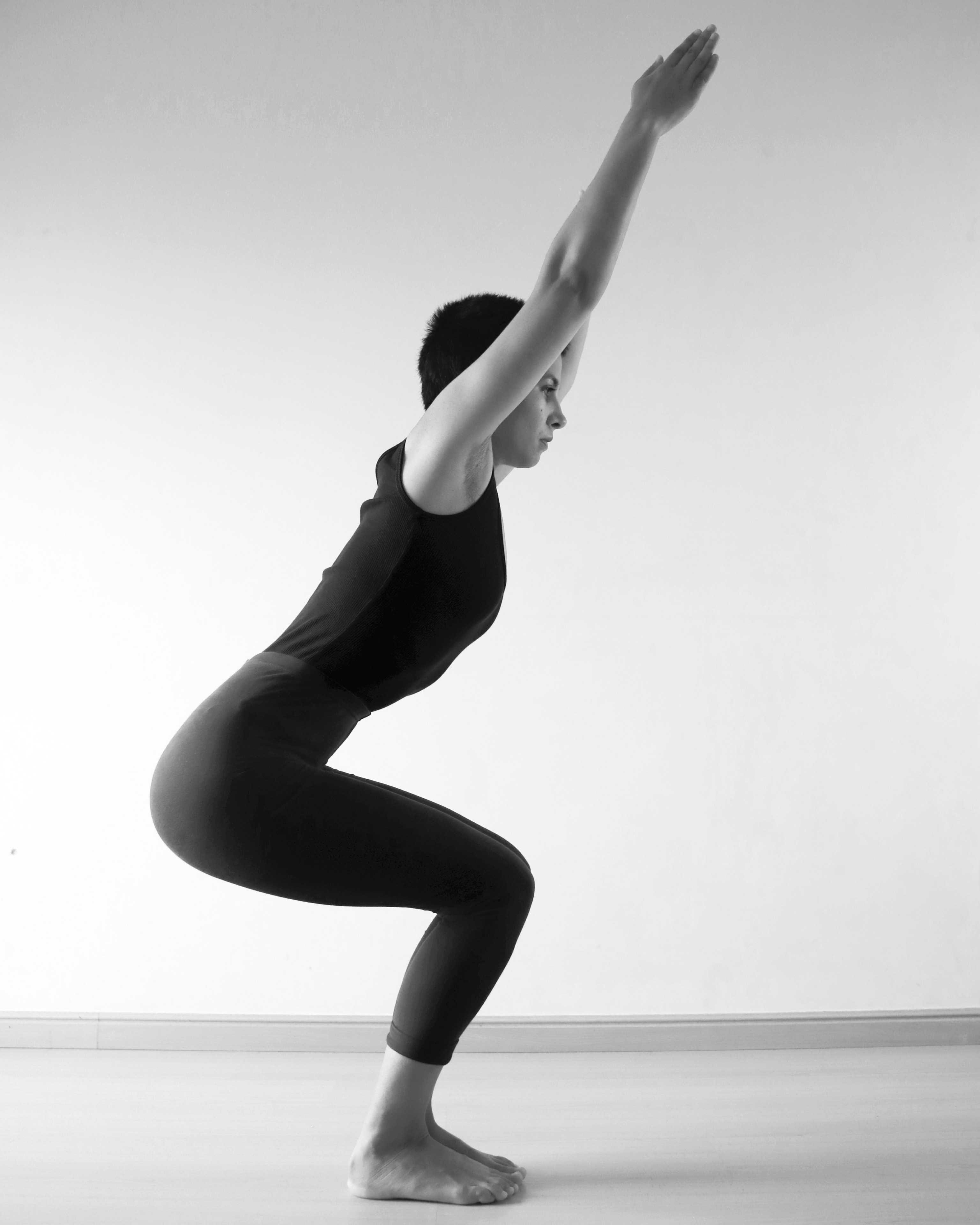 utkatãsana_chair pose.jpg