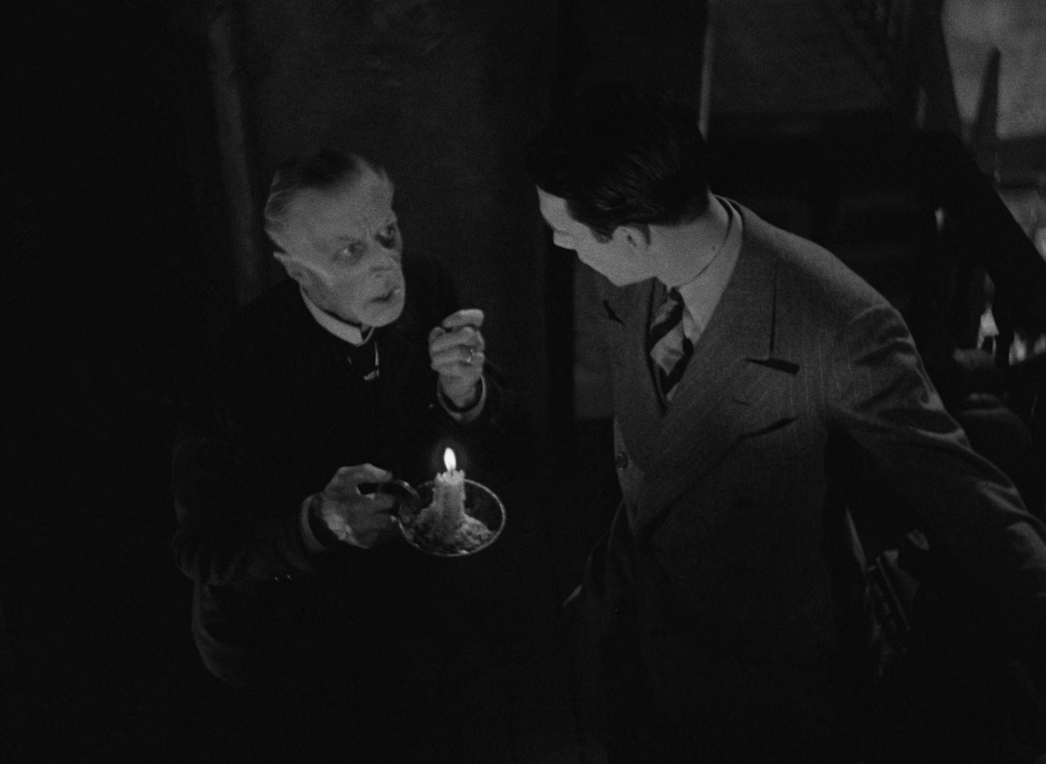 The.Old.Dark.House.1932.RM4k.CMG.1080p.BluRay.x265.hevc.10bit.AAC.2.0.commentary-HeVK-0003.png