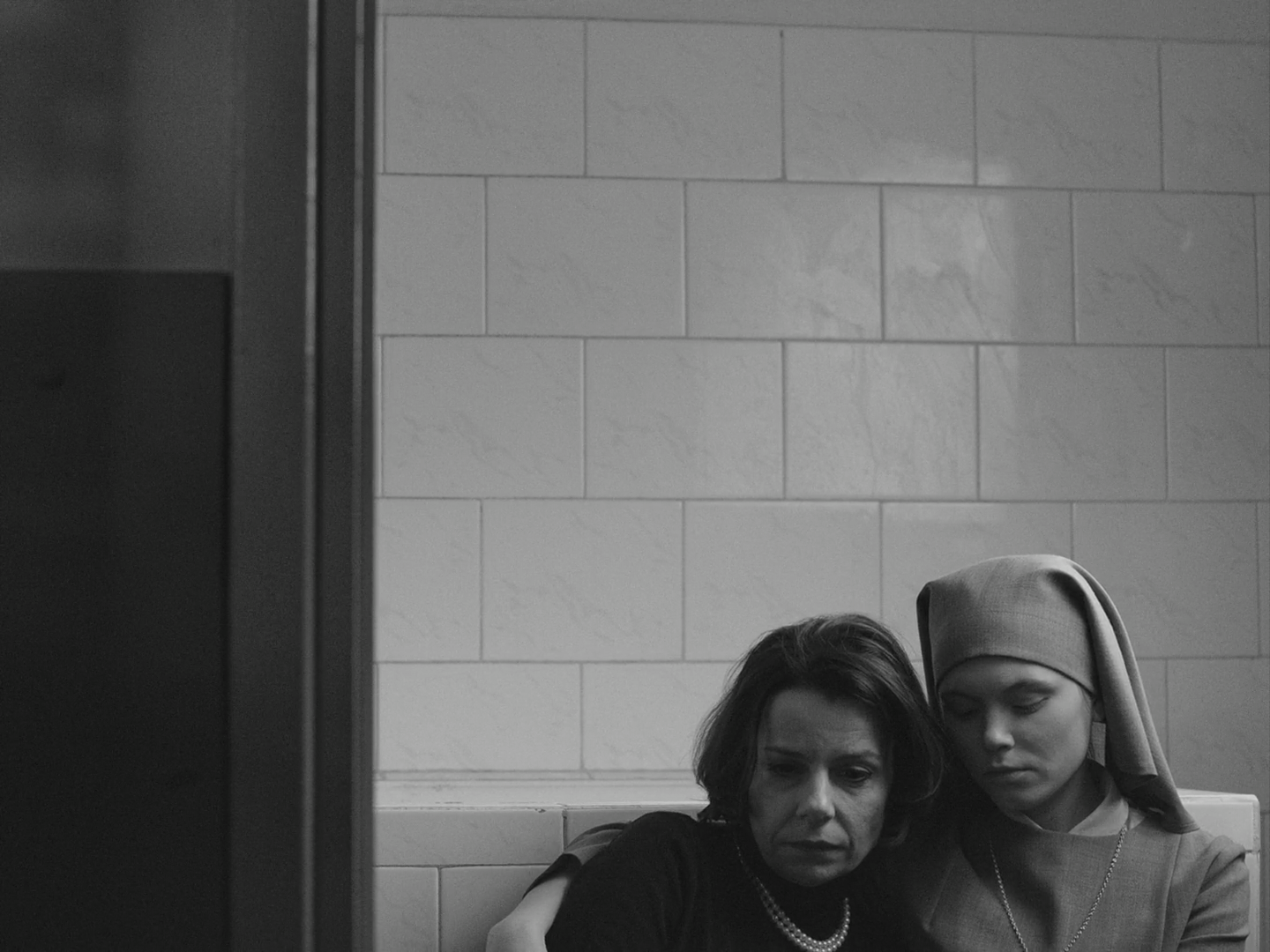 Ida 2013 BluRay 1080p x264 Dolby FLiCKSiCK-0003.png