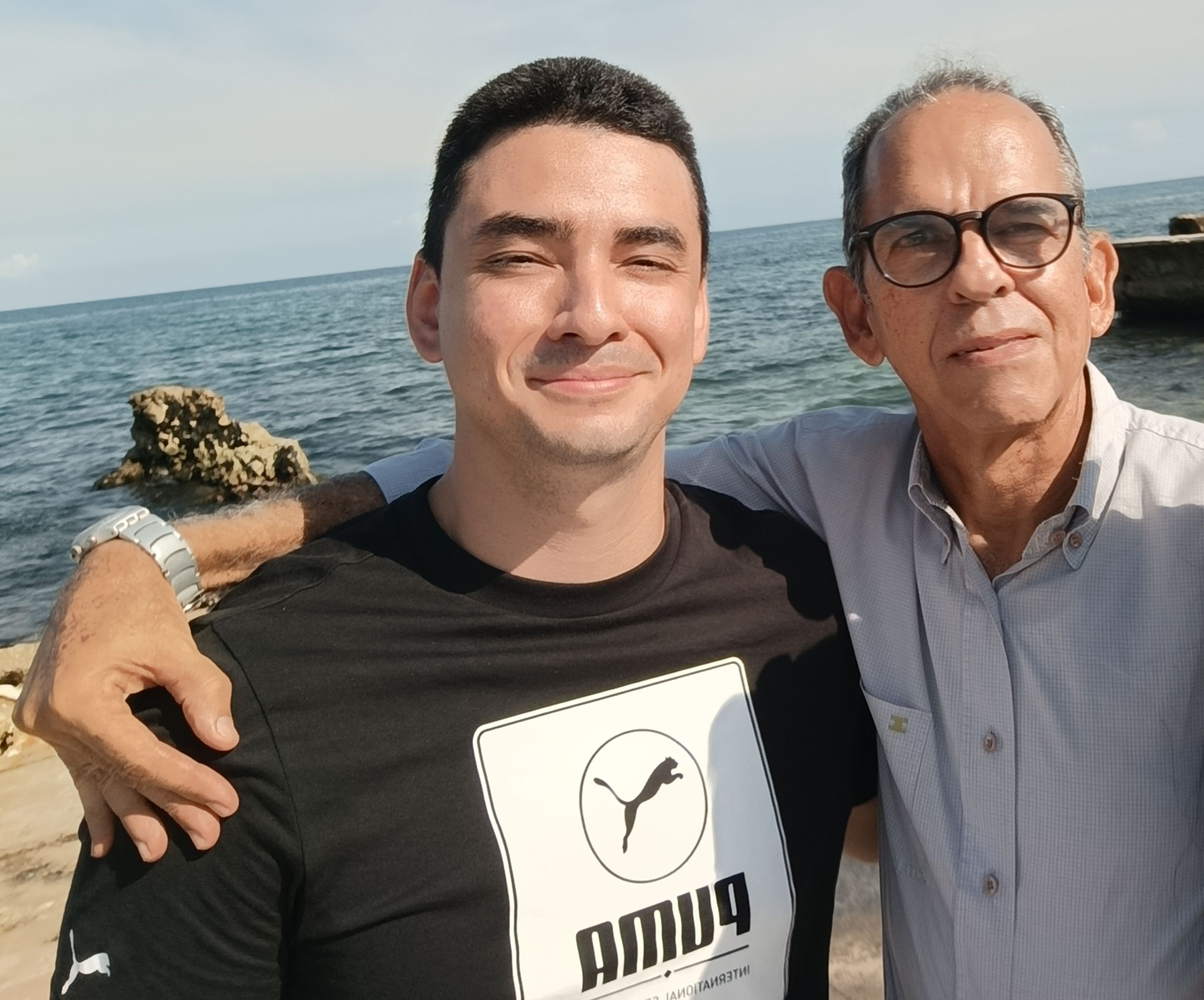 Fotografía de Fernando Garrido junto a su amigo Rafael Llames