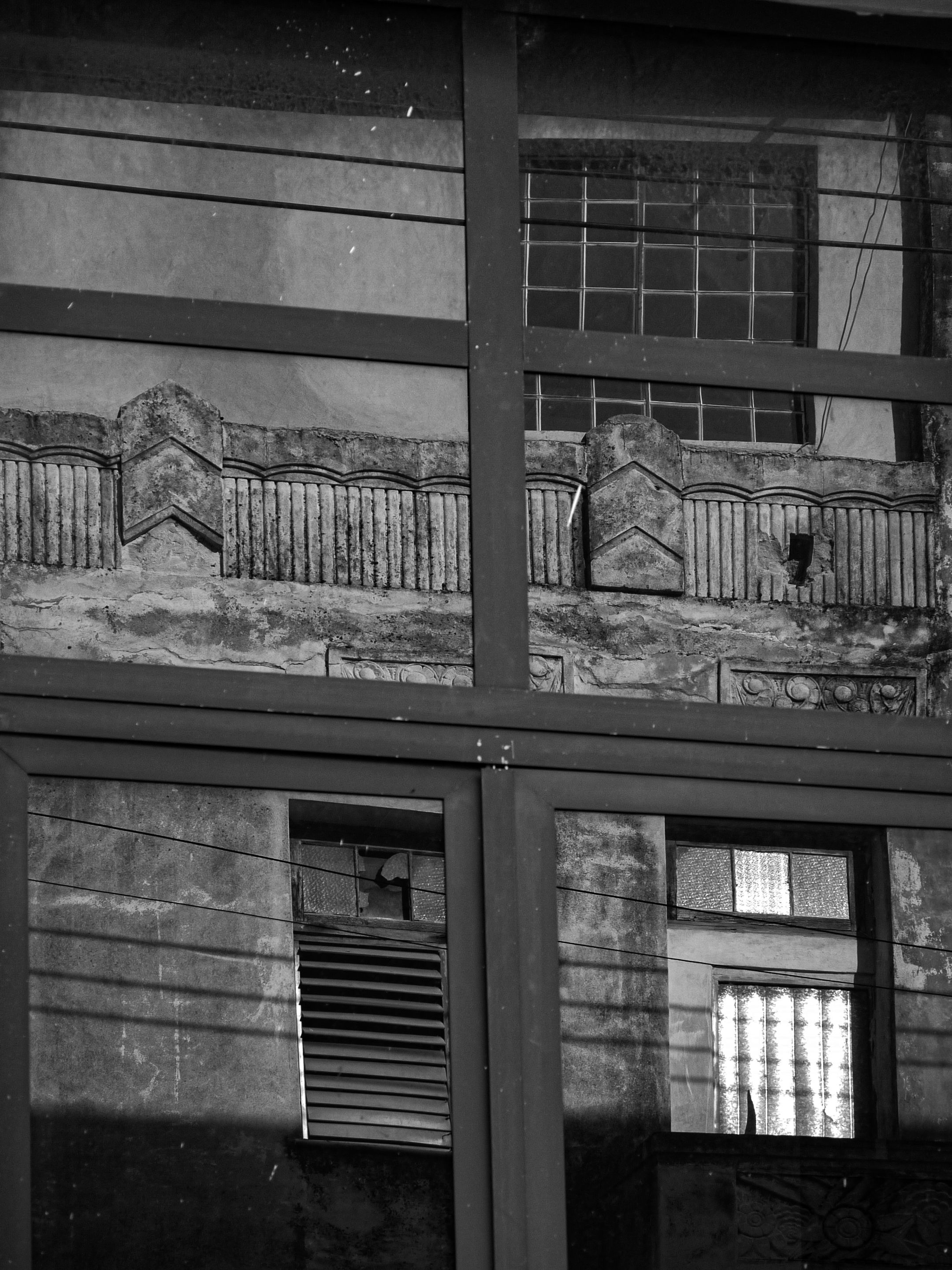 Mirror reality / La realidad del espejo