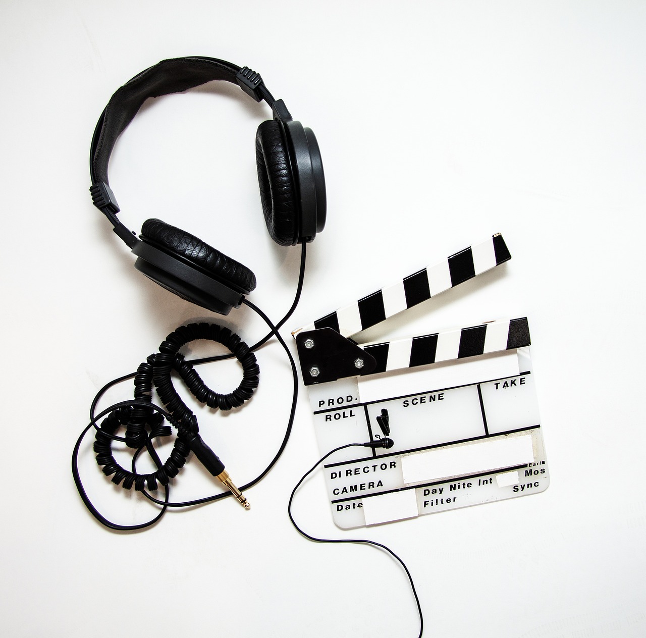 headphones-4223911_1280.jpg