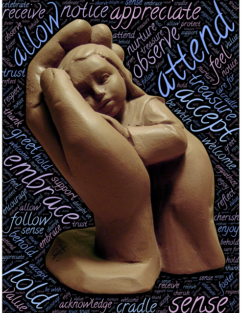 holding1176548_640.png