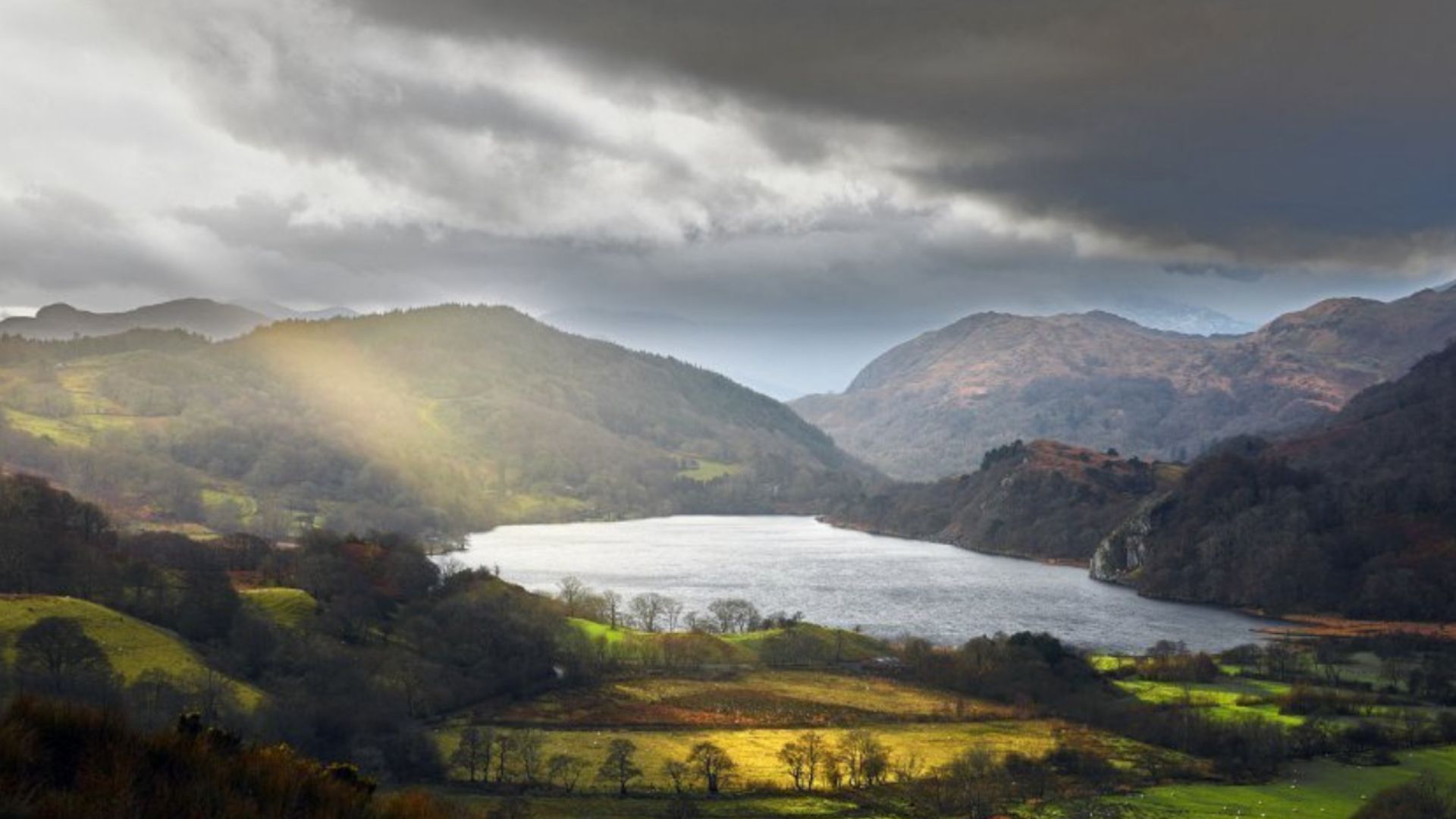 Llyn Gwynant.jpg