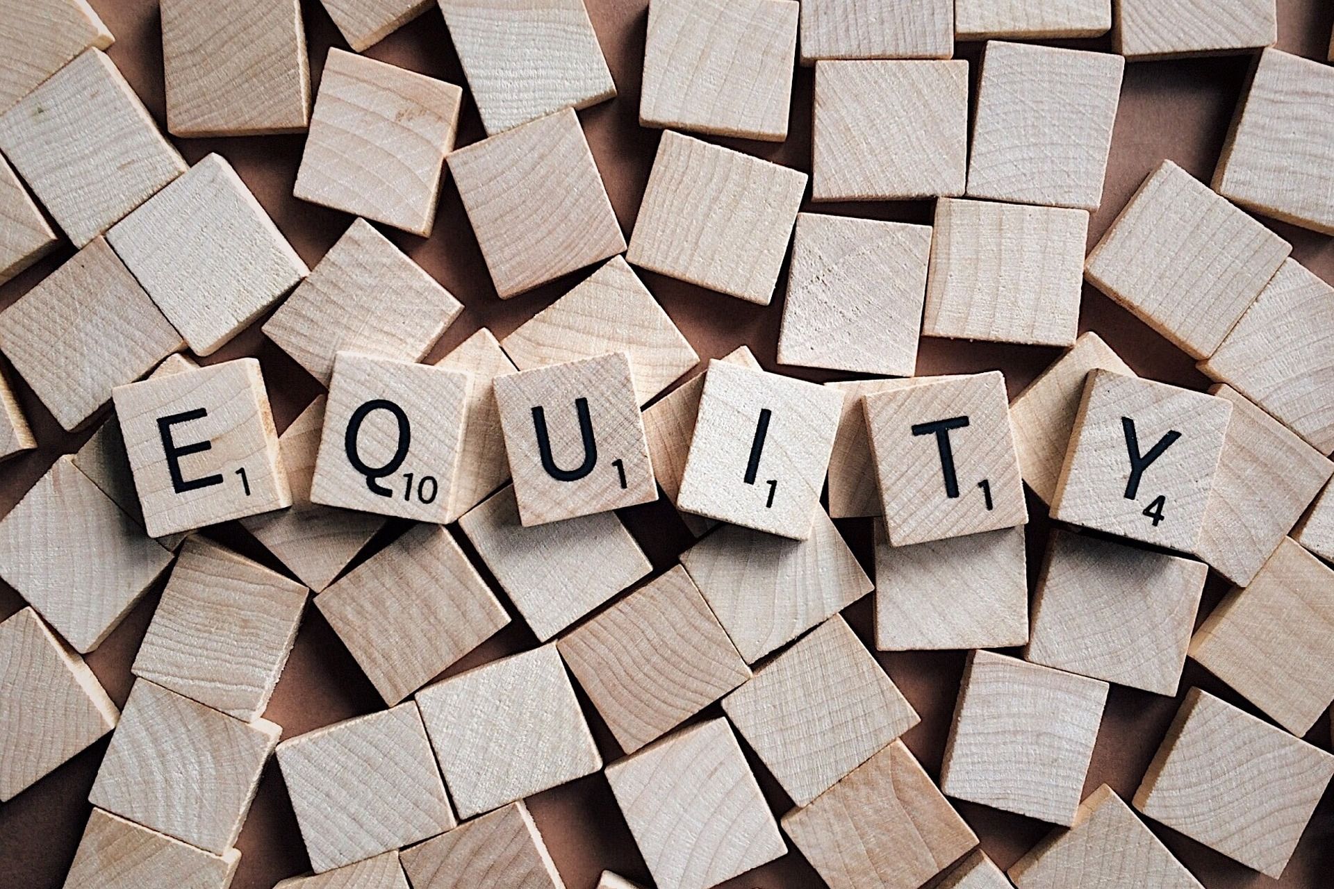 equity-2355700_1920.jpg