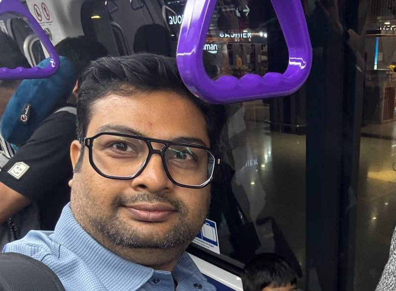 Airport Bus Ride ๐