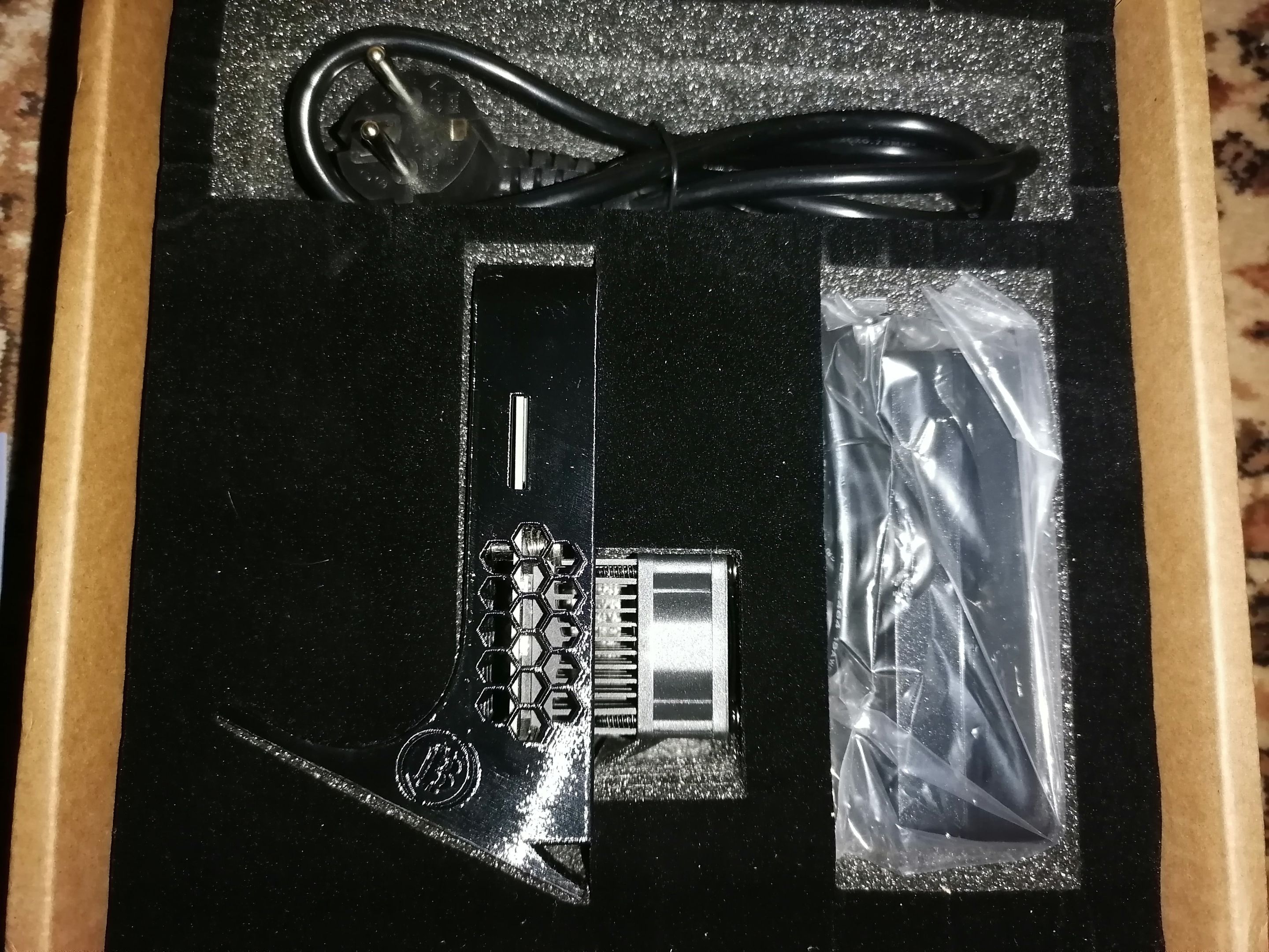 Bitaxe Gamma 601 unboxing.jpg