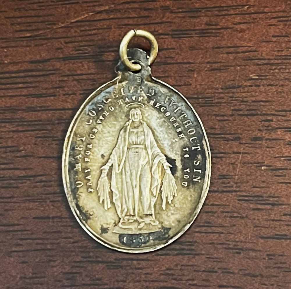 MedallionMary1.JPG