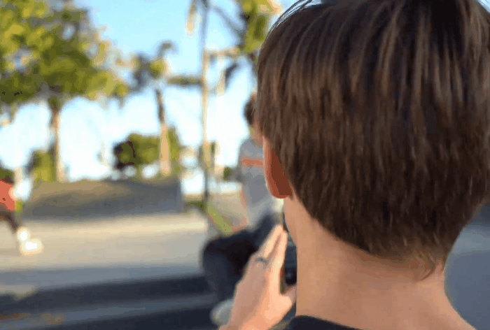 poser 2.gif